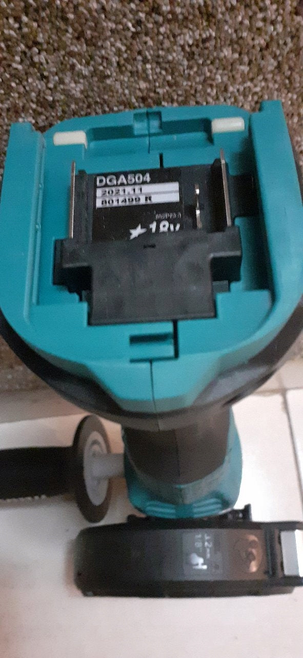 Akumulatorowa szlifierka kątowa 125mm body 18V LXT Makita DGA504Z