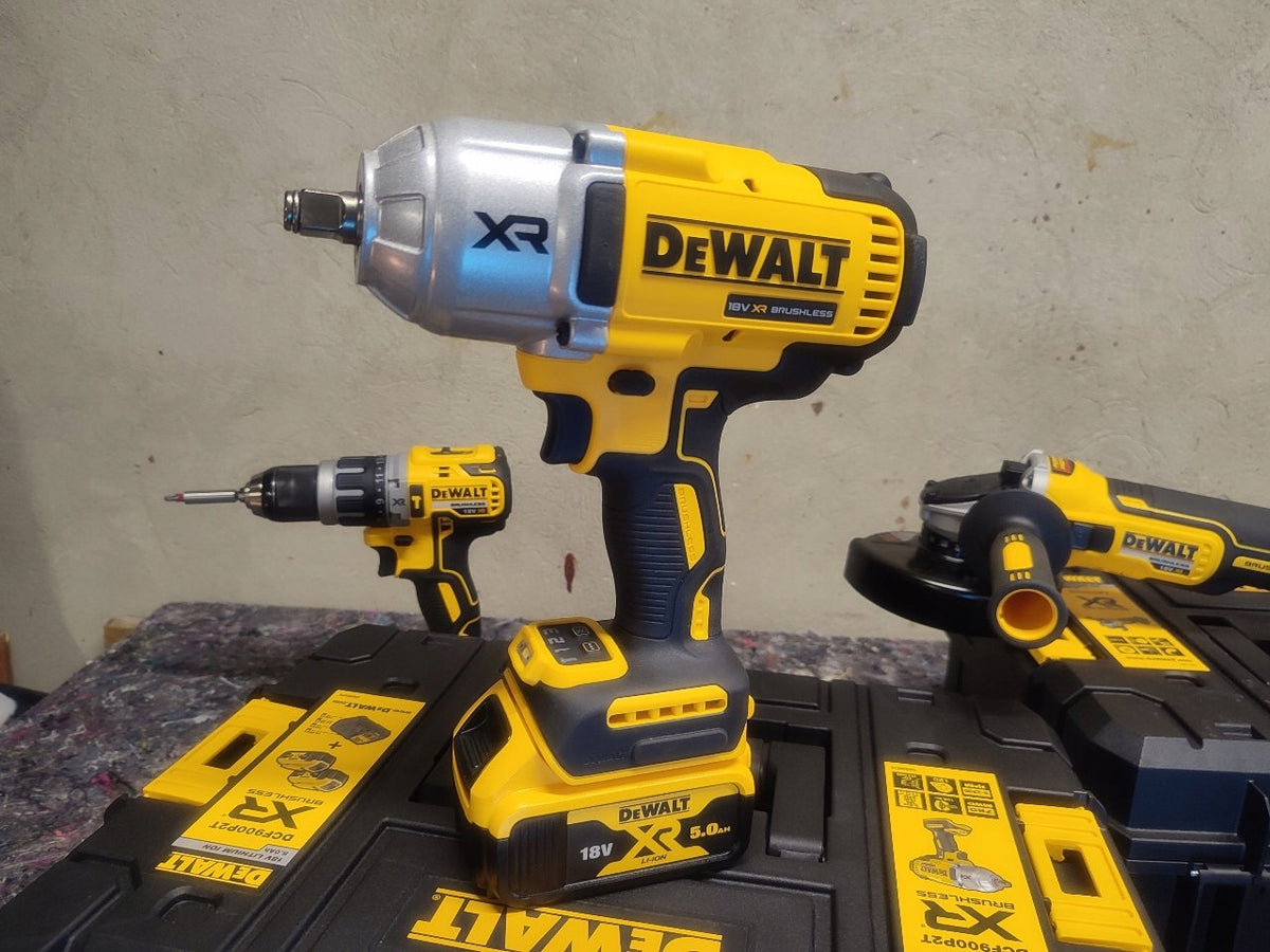 Akumulatorowy klucz udarowy 18V XR 1/2" 1898Nm body DeWALT DCF900