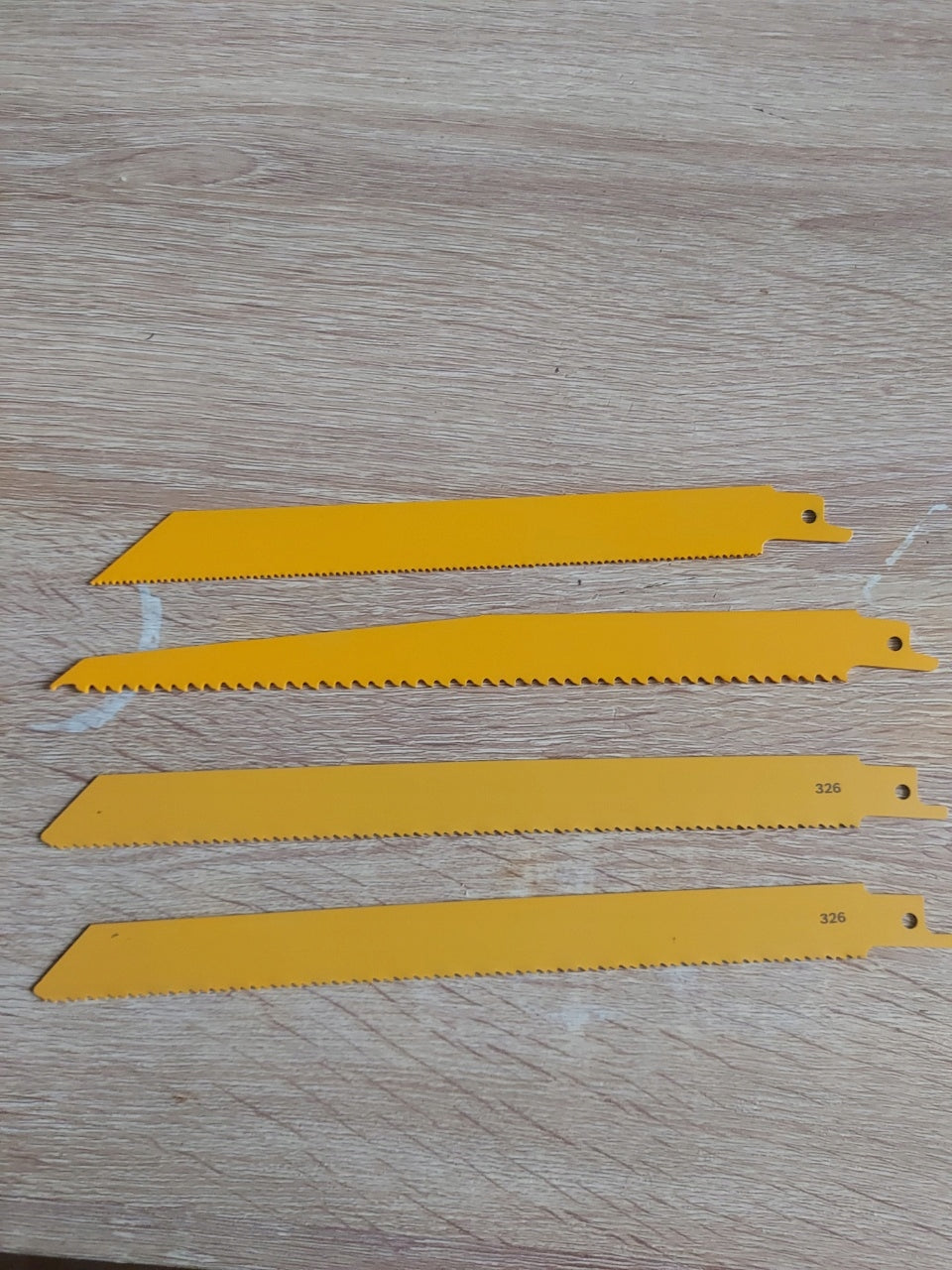 DeWALT brzeszczot do piły szablastej 225mm metal alu drewna DT2400 1szt