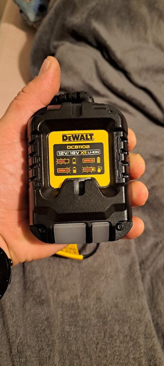DeWALT DCB1102 ładowarka Li-Ion XR wielonapięciowa 10,8/18V 2A