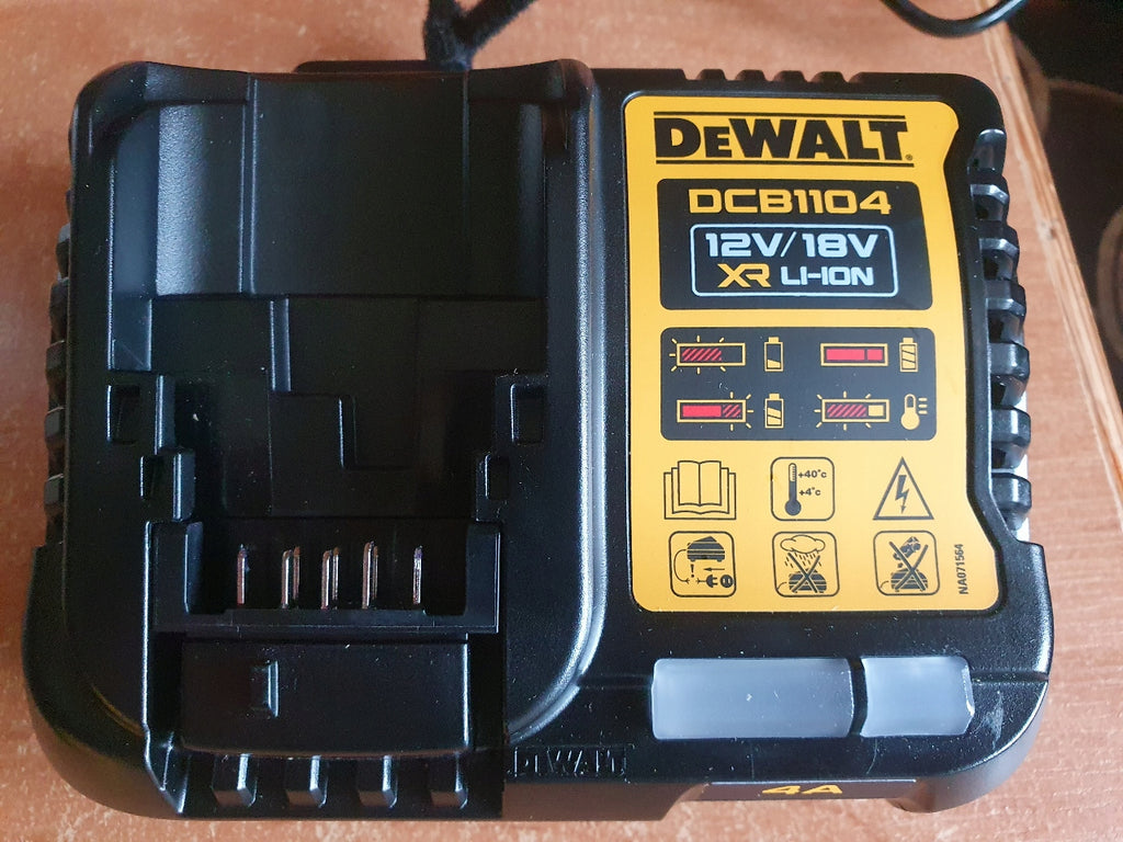 DeWALT DCB1104P1 ładowarka 1 akumulator 5,0Ah 18V