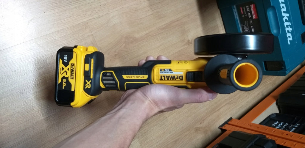 DeWALT DCG405P2 szlifierka kątowa 18V 2x5Ah