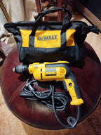DeWALT jednobiegowa wiertarka udarowa 701 W 13mm szybki zacisk DWD024S