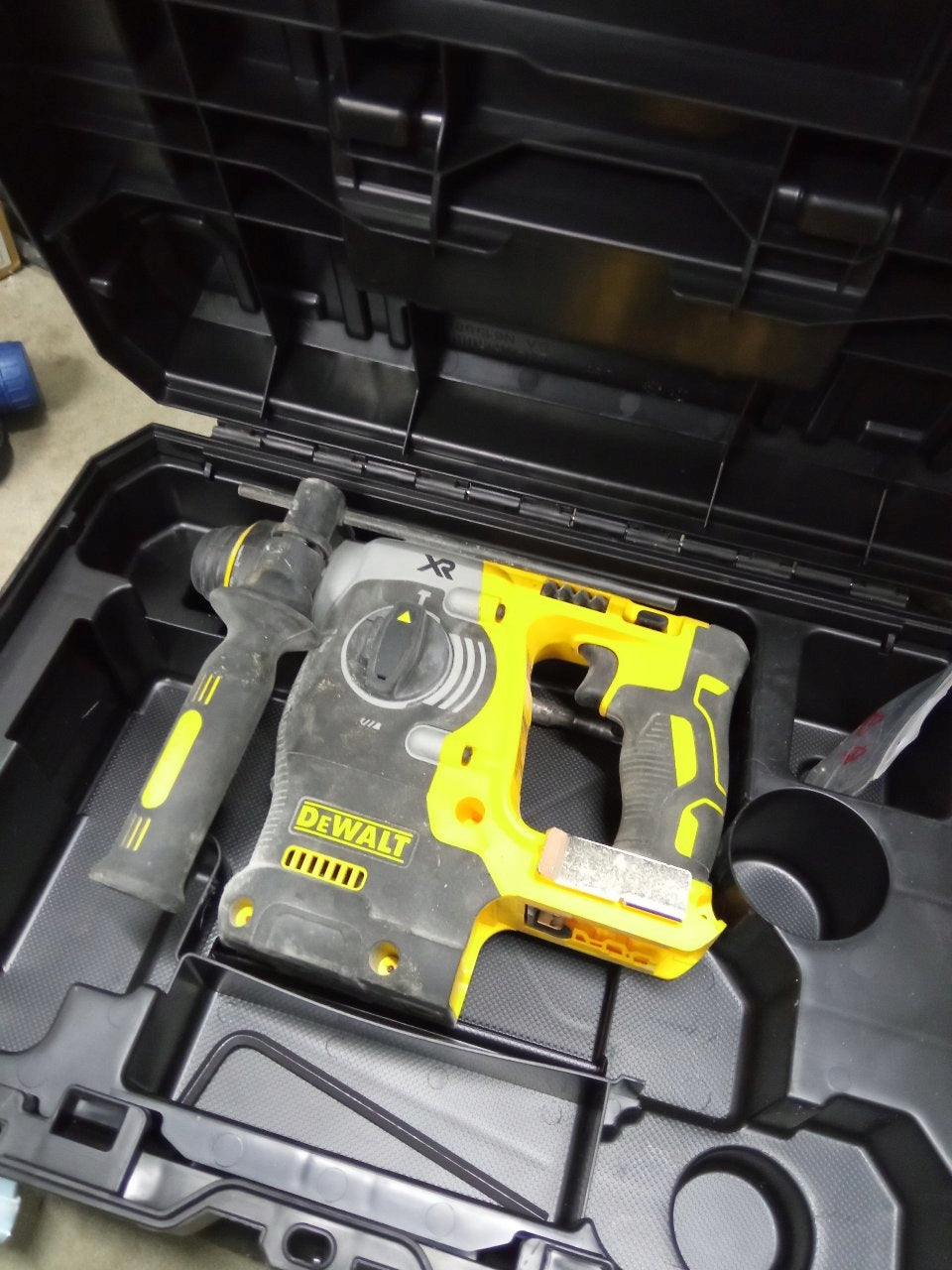 DeWALT młotowiertarka na aku 3-funkcyjna 2,1J 18V SDS-Plus body DCH273N