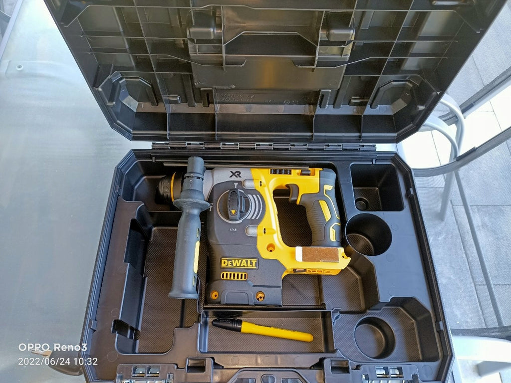 DeWALT młotowiertarka na aku 3-funkcyjna 2,1J 18V SDS-Plus body DCH273N