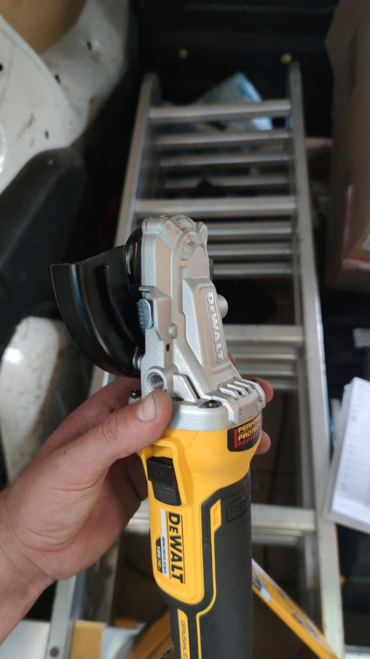 DeWALT szlifierka kątowa płaska DCG405FN 18V XR 125 mm niski profil body