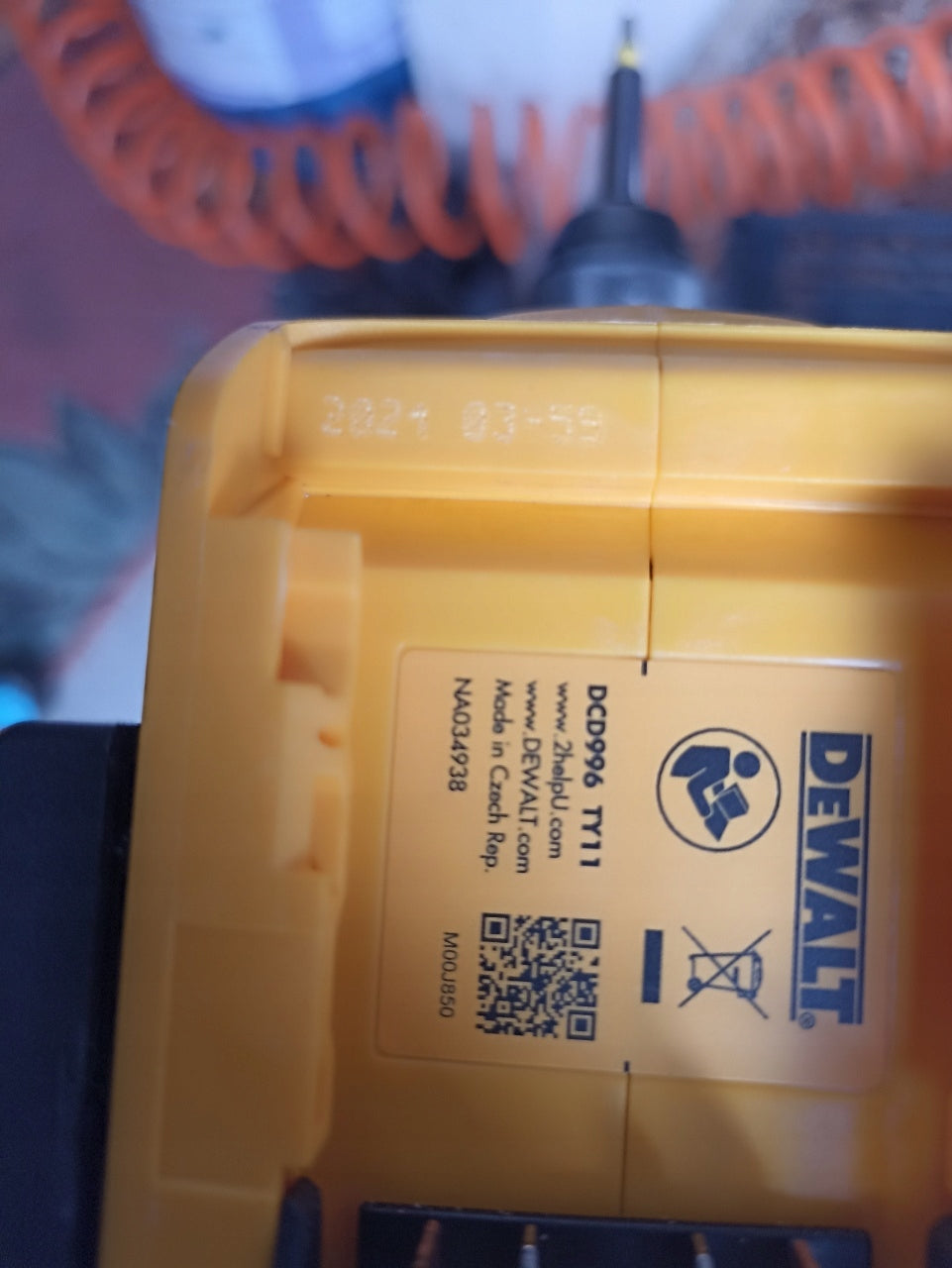 DeWALT wkrętarka udarowa bezszczotkowa 18V 95Nm BL body DCD996N