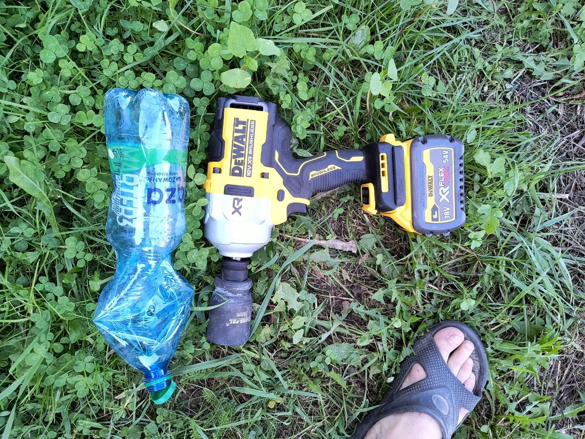 Klucz udarowy 18V 1626Nm 1/2" body BL DeWALT DCF961N