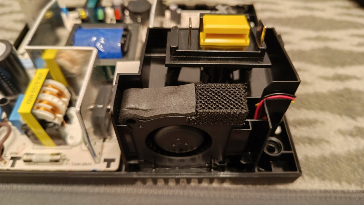 Ładowarka akumulatorów Li-Ion Makita DC18RC