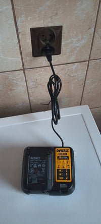 Ładowarka DeWALT DCB107 10,8–18V 1,25A