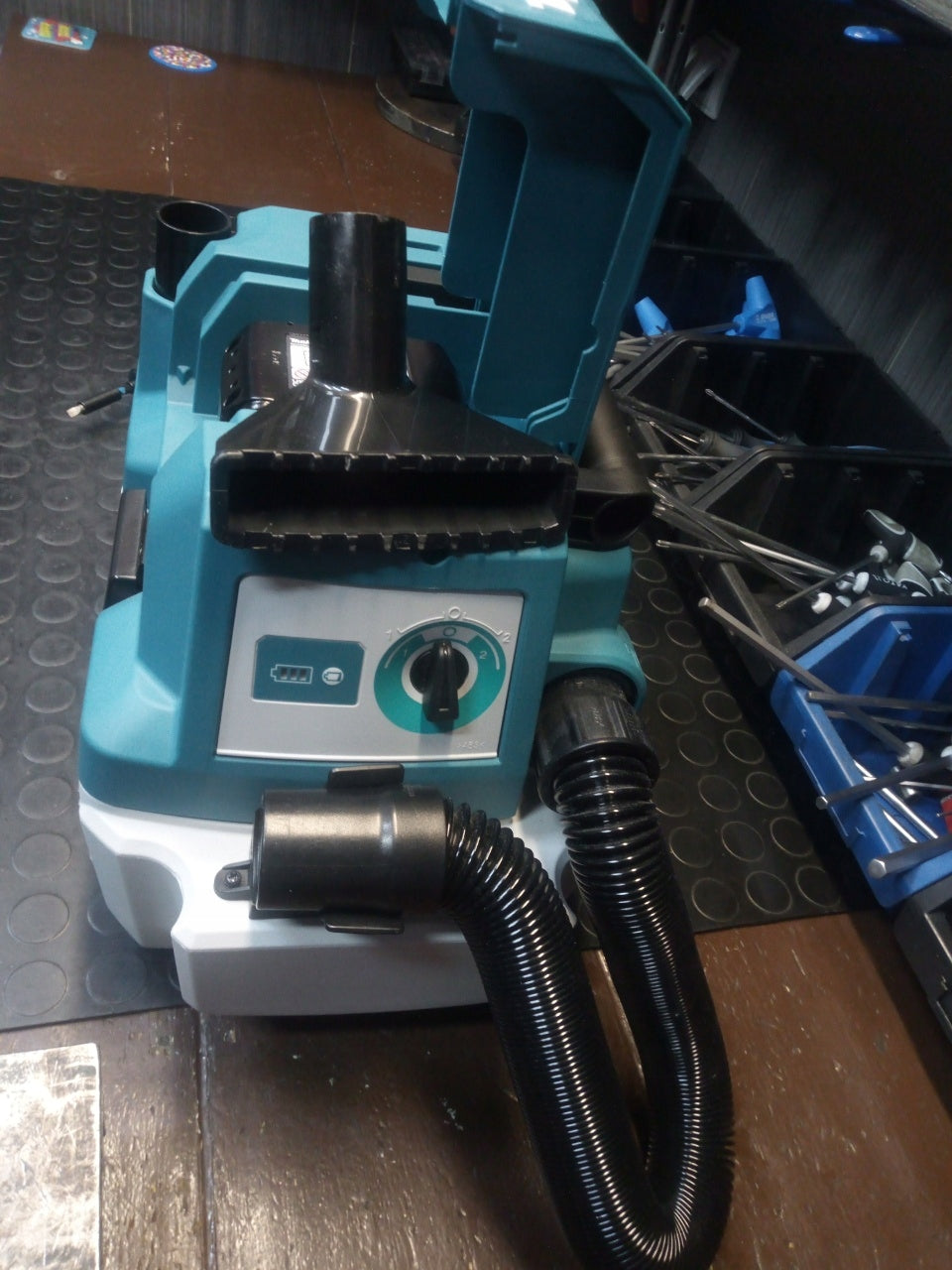 Makita DVC750LZX1 odkurzacz aku 18V bezszczotkowy - Makita PL