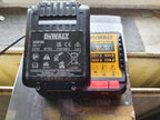 Nowa ładowarka DeWALT DCB1104 18V