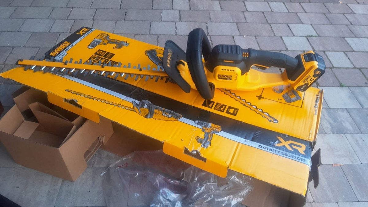 Nożyce do żywopłotu DeWALT DCMHT563N akumulatorowe body 55 cm 18V