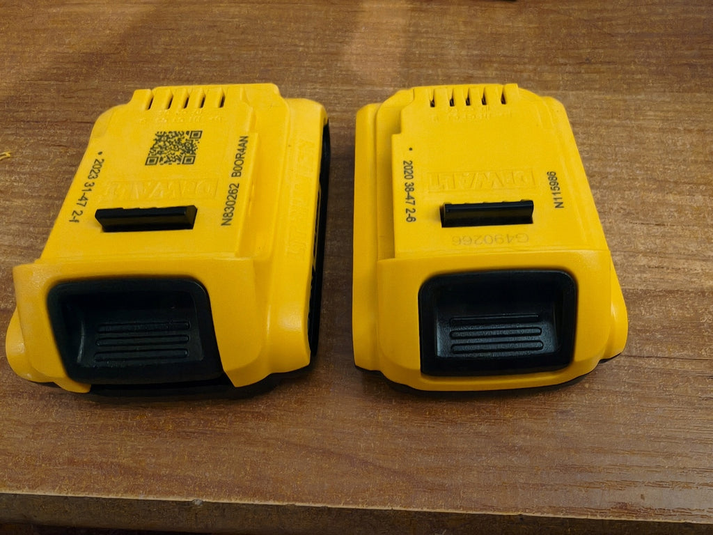 Oryginalny akumulator bateria DeWALT DCB183 18V XR 2,0Ah 2Ah 2.0 Ah z LED