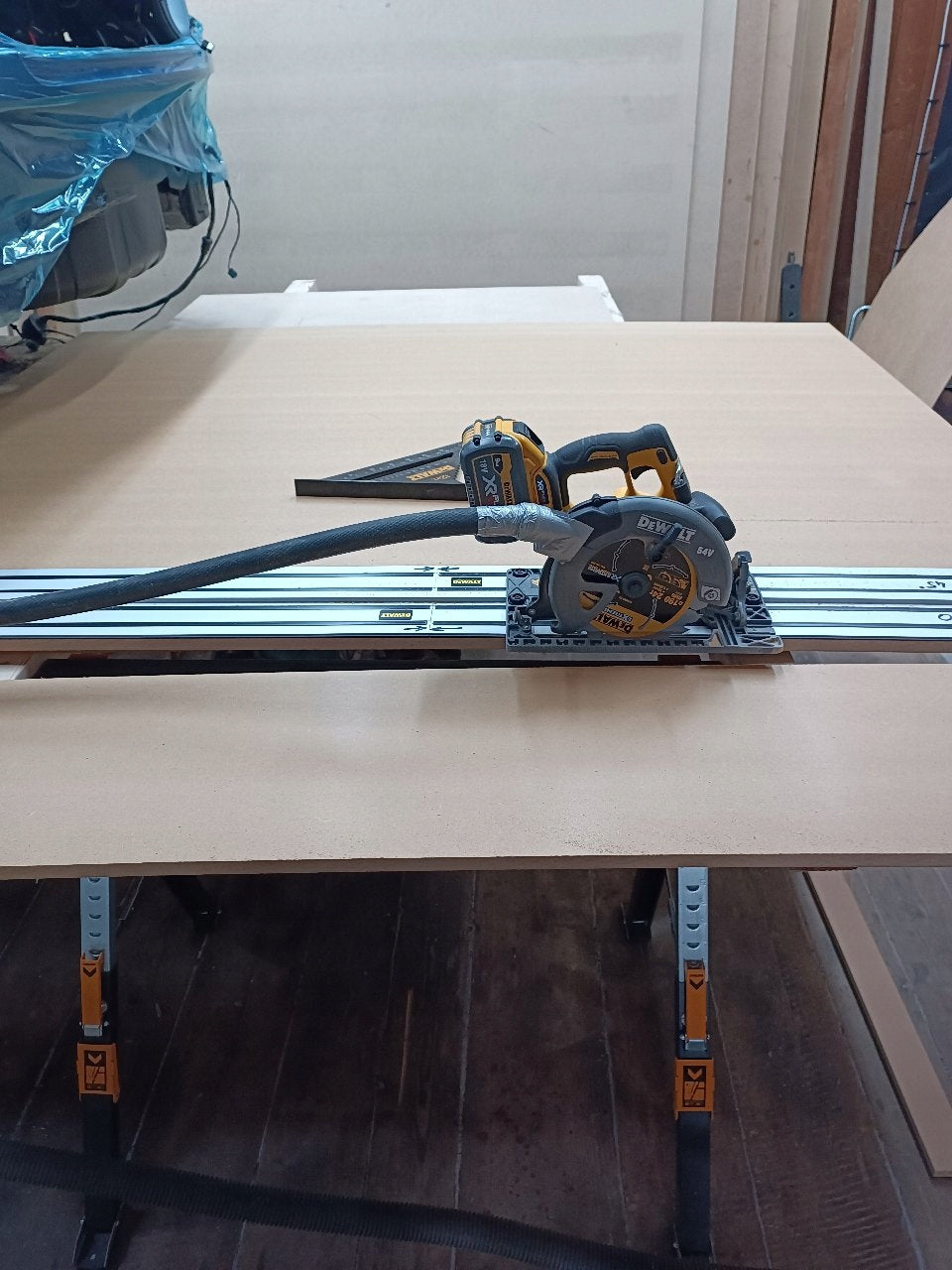 Pilarka tarczowa akumulatorowa DeWALT DCS579NT-XJ 190mm 54V FLEXVOLT body