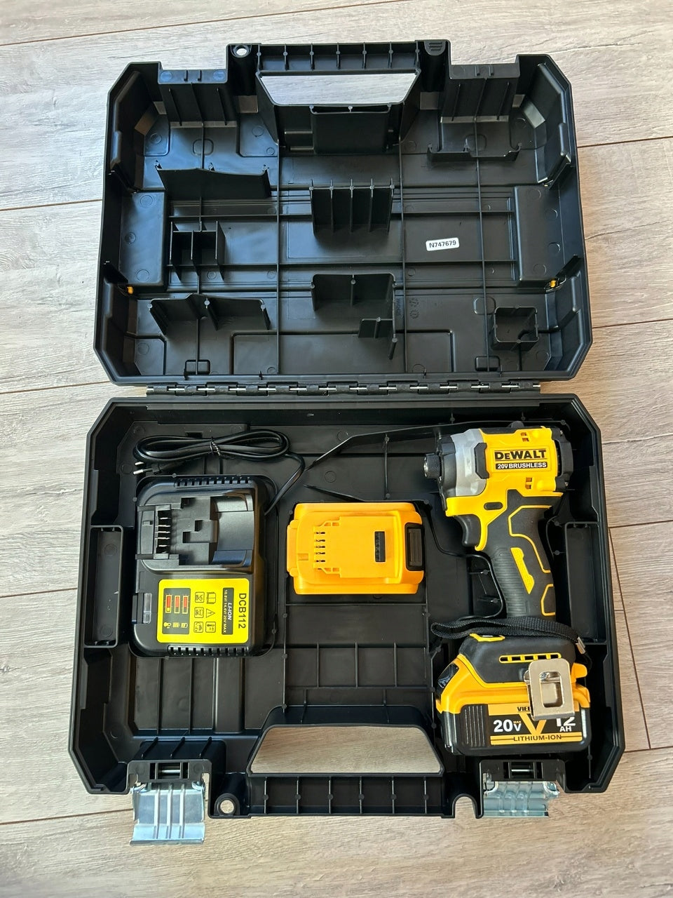 Skrzynka walizka kufer TSTAK do wkrętarki DCD791 DCD796 DeWALT