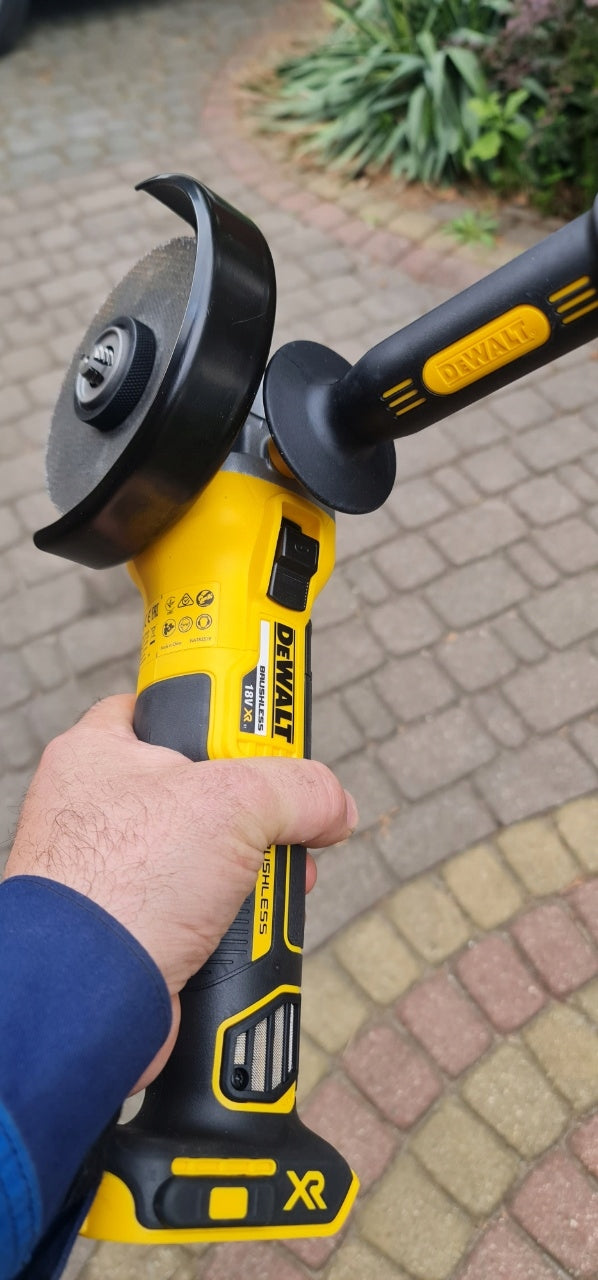 Szlifierka kątowa DeWALT, DCG405