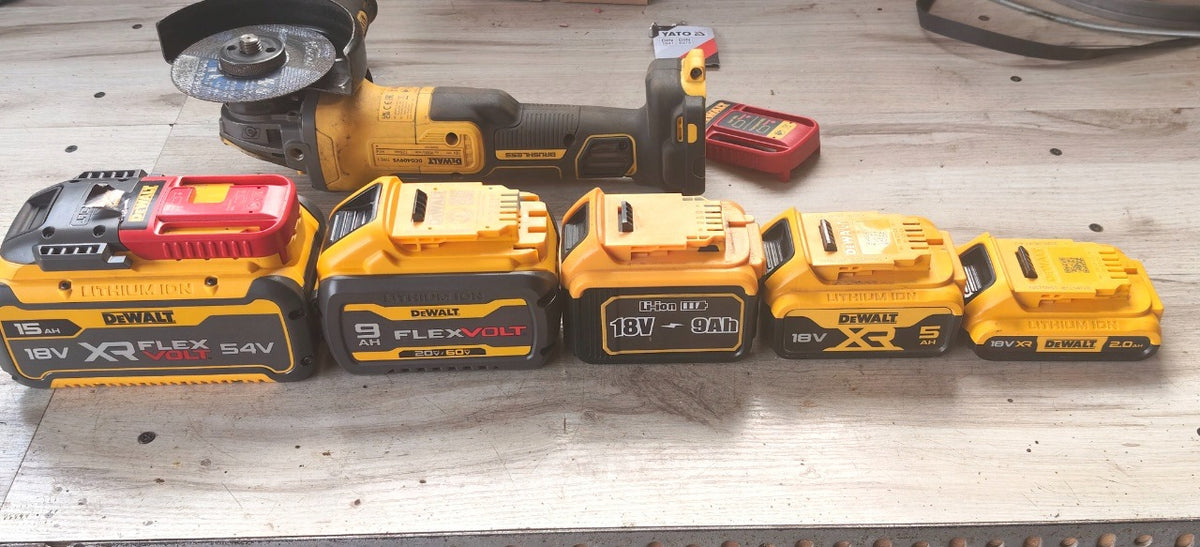 Szybka ładowarka XR 18V i FLEXVOLT DeWALT DCB118 ładowanie 8A