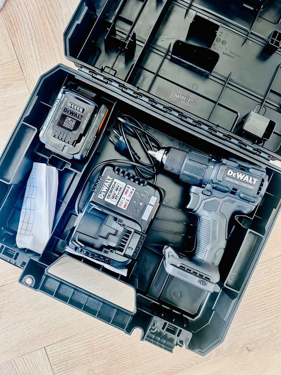 Wiertarko-wkrętarka udarowa DeWALT DCD86MP1T-QW 1x5Ah McLaren BL walizka