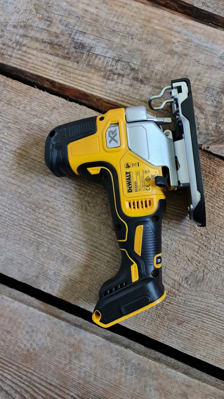 Wyrzynarka akumulatorowa DeWALT DCS335N 18V XR 135 mm body