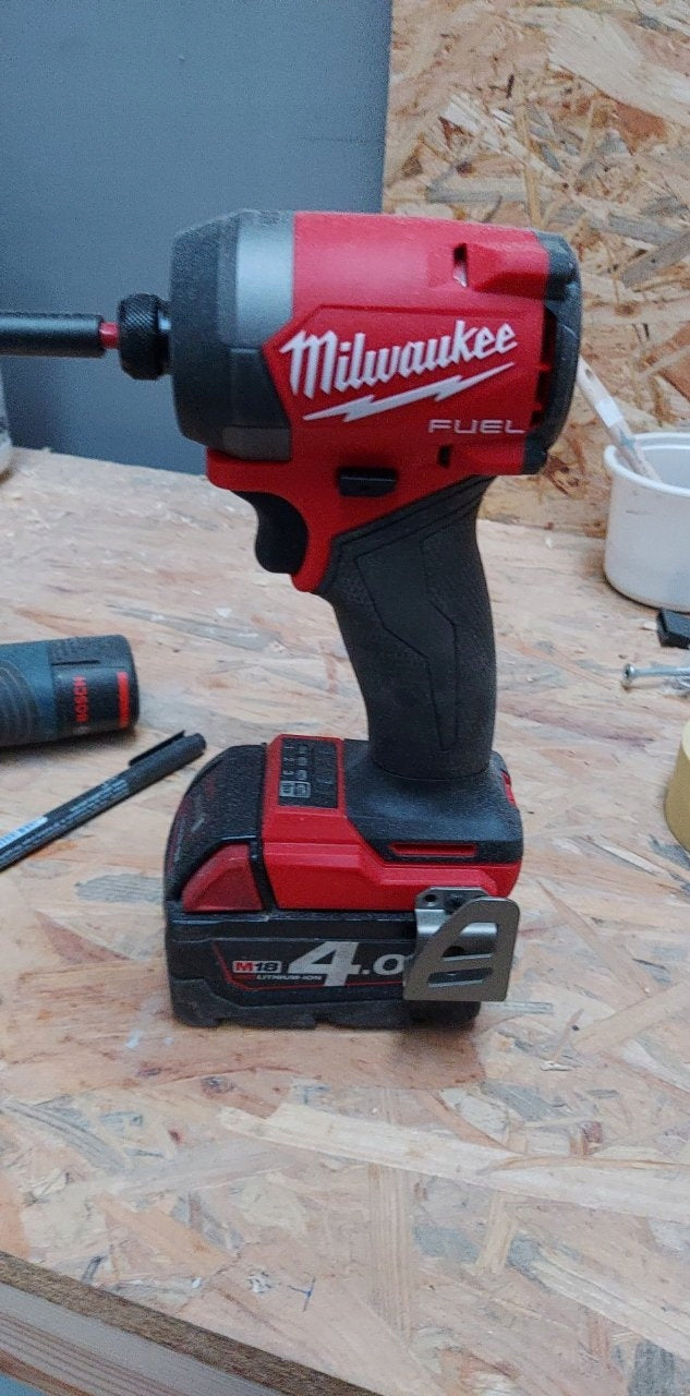 Zakrętarka udarowa 1/4'' 18V Milwaukee M18 FID3-0