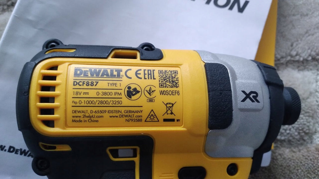 Zakrętarka udarowa 3 biegowa 205 Nm 18V 2x5.0Ah DeWALT DCF887P2