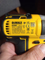 Zakrętarka udarowa 3 biegowa 205 Nm 18V 2x5.0Ah DeWALT DCF887P2