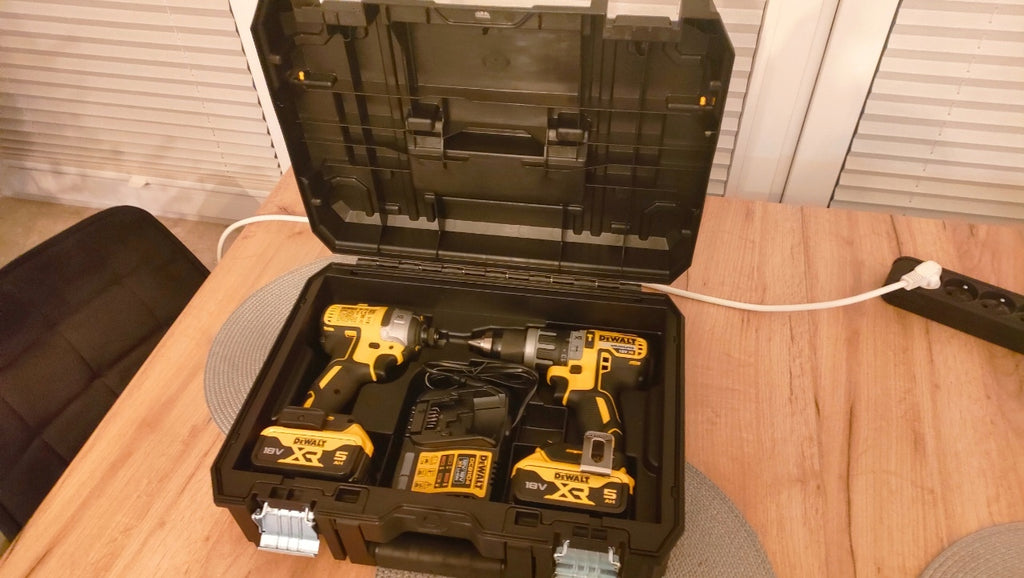 Zestaw aku combo DeWALT DCK266P2T 18V XR 2x5Ah Li-Ion DCD796+DCF887 TSTAK
