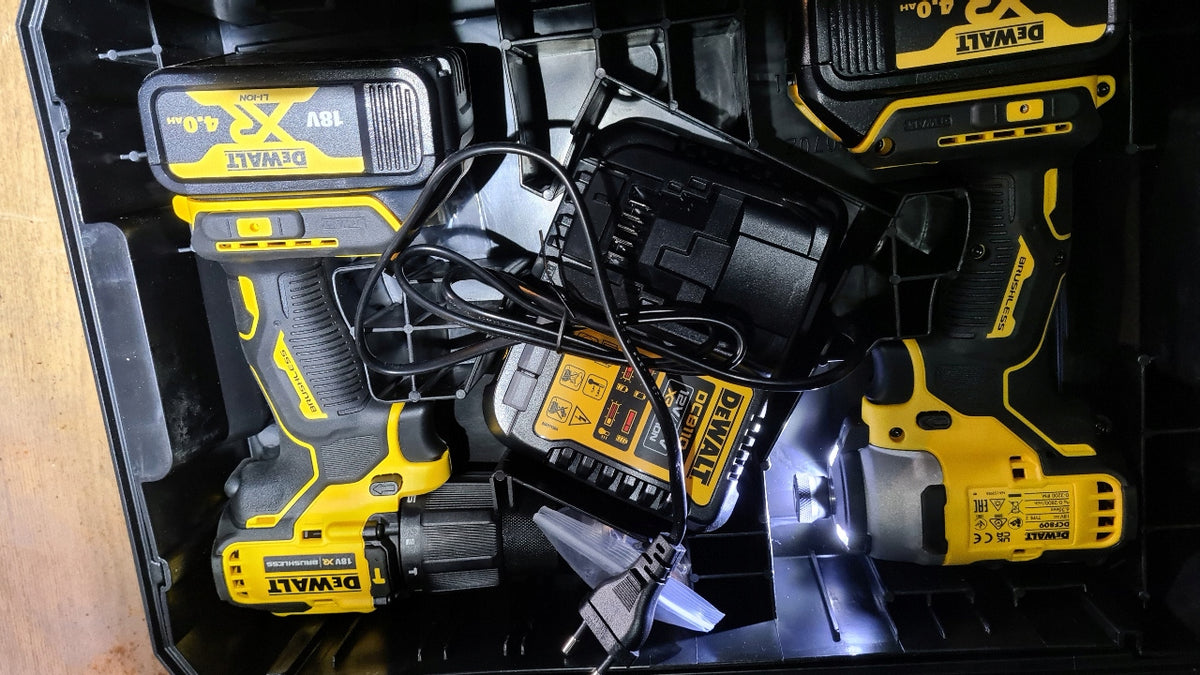 Zestaw combo wkrętarka DCD709 + zakrętarka DCF809 2x4Ah DeWALT DCK2062M2T